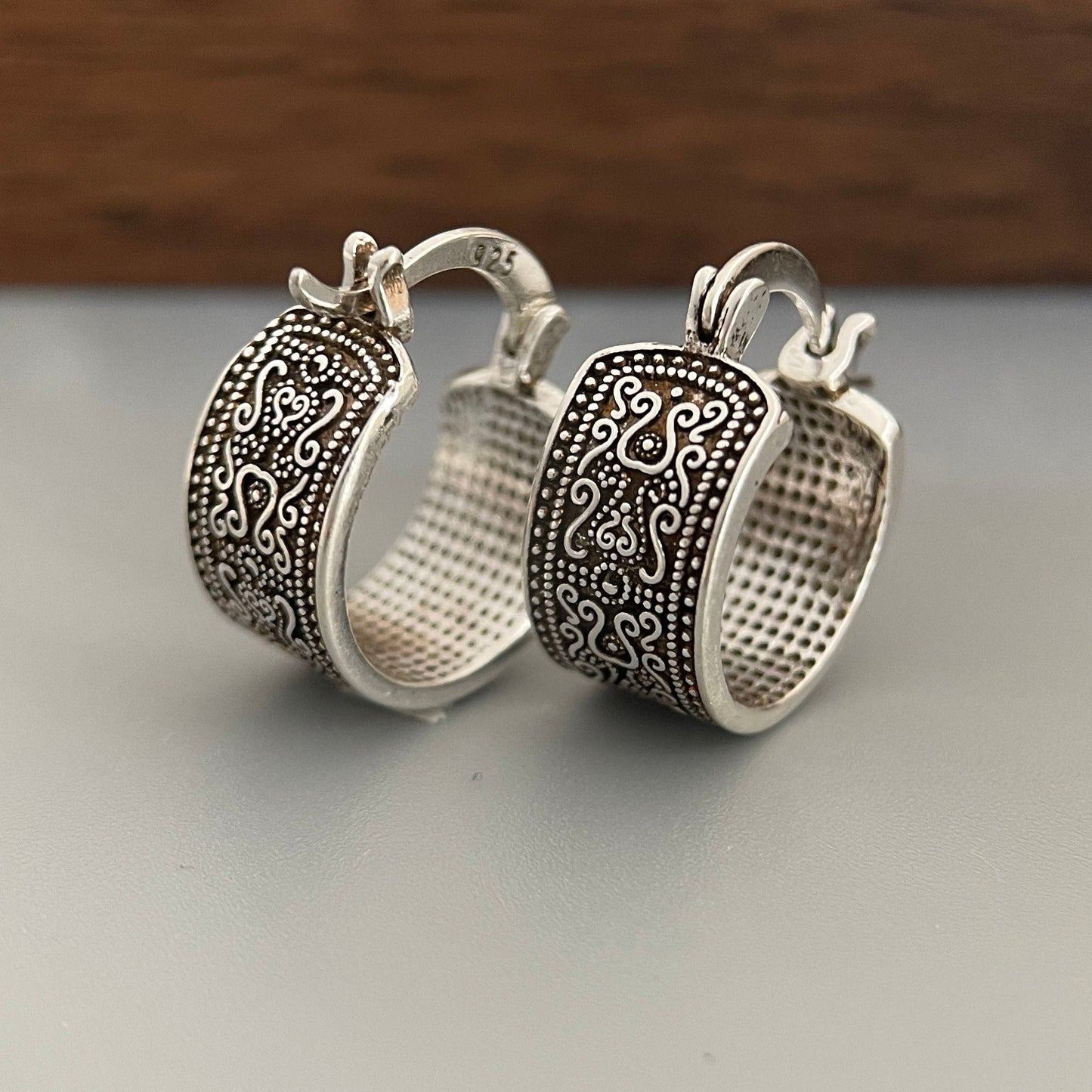 925 Sterling Silver Retro Flower Earrings for Women – Elegant Vintage Floral Stud Drop Earrings, Fashionable Party Christmas Holiday Gift Jewelry Accessories