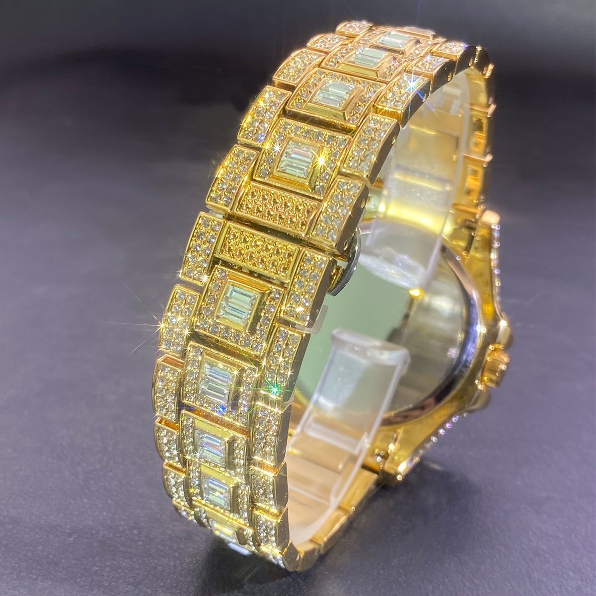 Luxury Iced Out Rhinestone Quartz Watch for Men & Women – Hip Hop Fashion Waterproof Auto Date Watch in Gold & Silver, Sparkling CZ Dial, Perfect for Parties & Everyday Wear