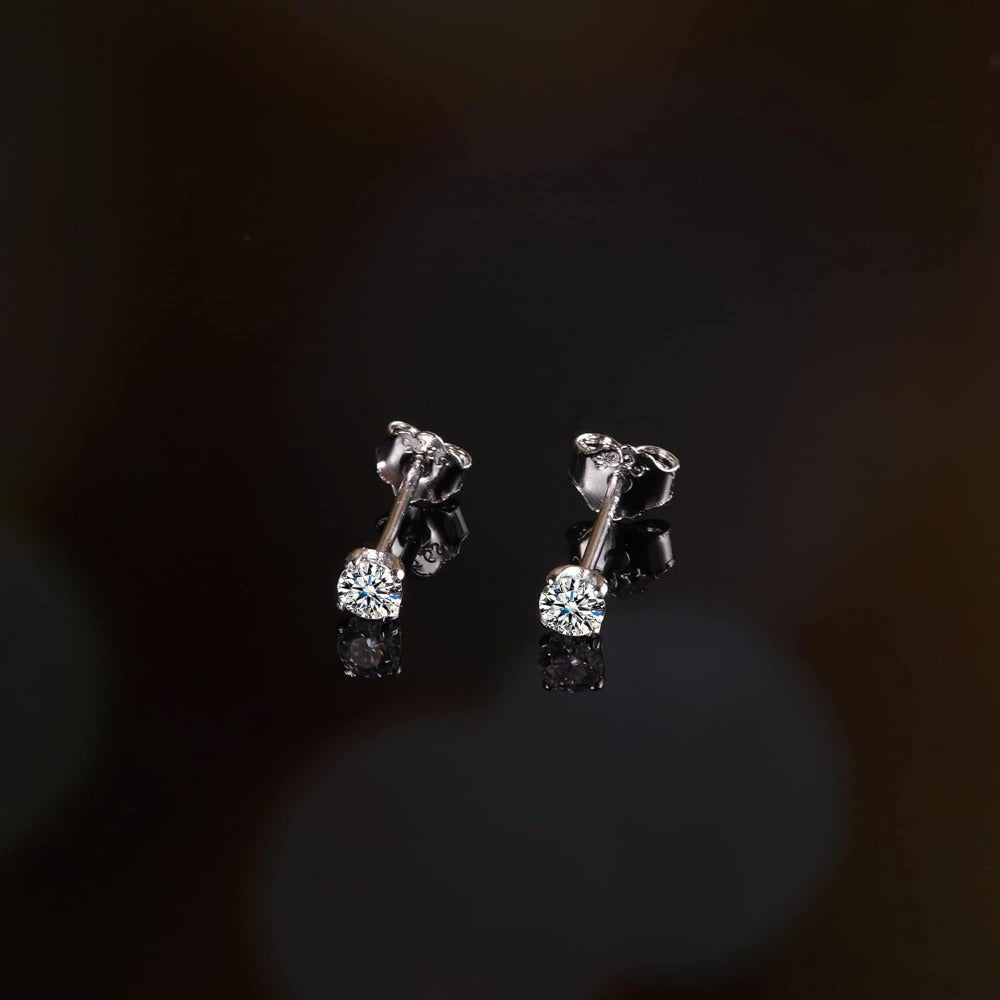 Moissanite Stud Earrings 0.1Ct D Color VVS1 Round Cut 925 Sterling Silver Posts Platinum Plated Minimalist Japanese Korean Style Everyday Wear Gift for Women Girls