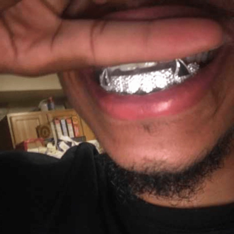 16 Teeth Hip Hop Grillz Upper & Lower Set – Bling Silver Gold Punk Style Teeth Grills for Rap, Cosplay, Halloween & Performance