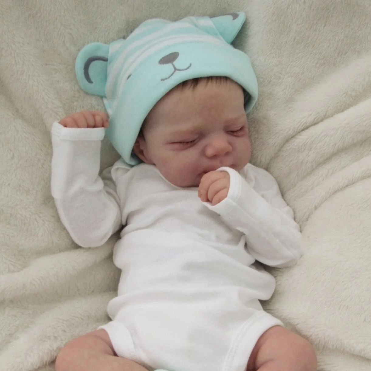 Realistic Reborn Baby Girl Doll 19 Inch 48cm Soft Vinyl 3D Painted Skin Visible Veins Implanted Lashes Movable Limbs Bath Safe Includes Clothes Pacifier Bottle - Gift for Children Collectors