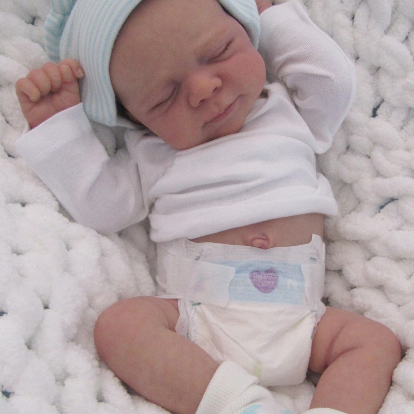 Realistic Reborn Baby Girl Doll 19 Inch 48cm Soft Vinyl 3D Painted Skin Visible Veins Implanted Lashes Movable Limbs Bath Safe Includes Clothes Pacifier Bottle - Gift for Children Collectors