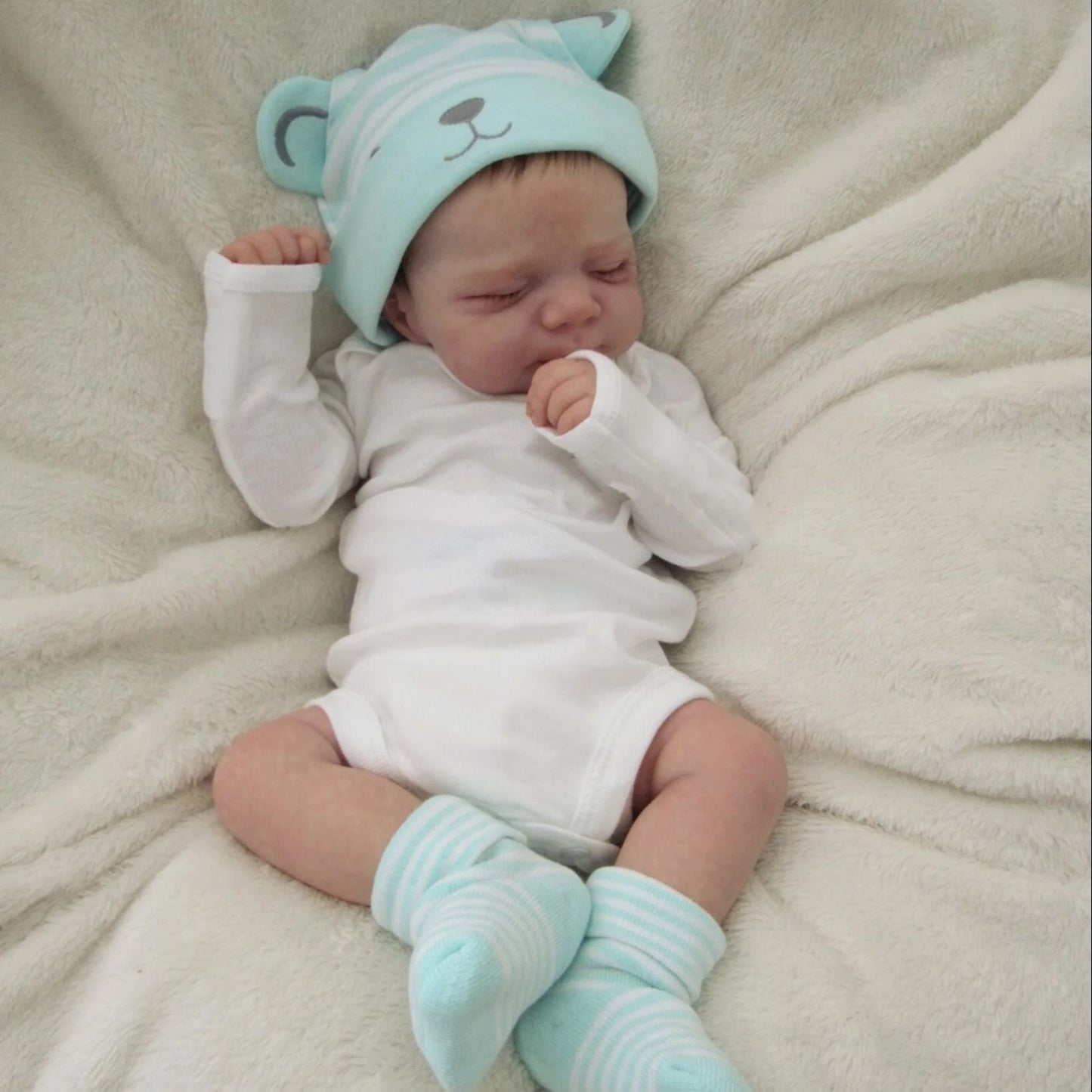 Realistic Reborn Baby Girl Doll 19 Inch 48cm Soft Vinyl 3D Painted Skin Visible Veins Implanted Lashes Movable Limbs Bath Safe Includes Clothes Pacifier Bottle - Gift for Children Collectors