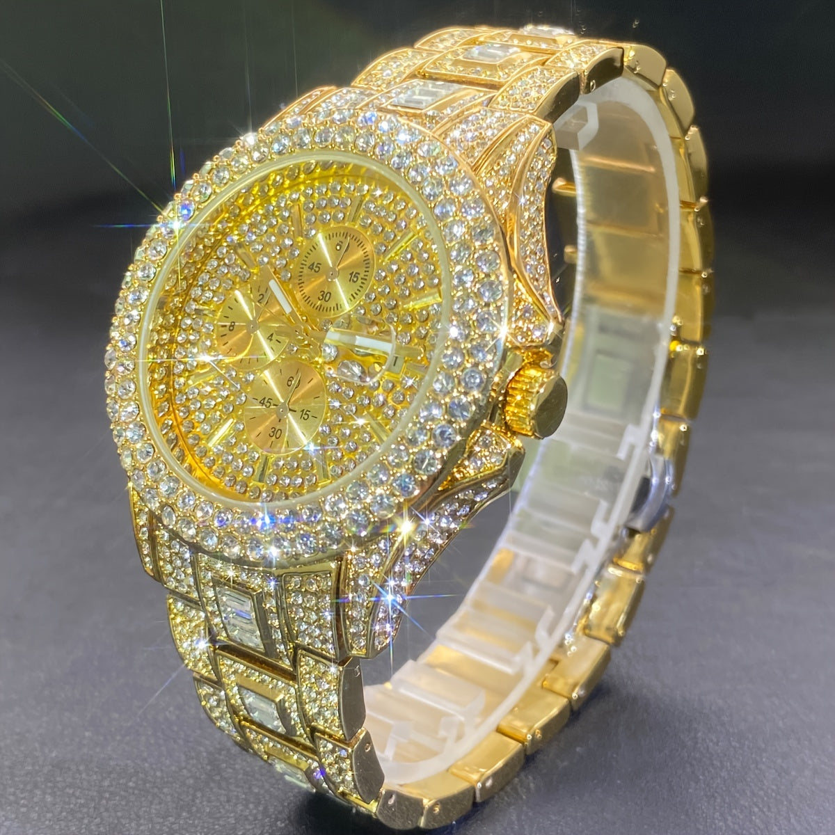 Luxury Iced Out Rhinestone Quartz Watch for Men & Women – Hip Hop Fashion Waterproof Auto Date Watch in Gold & Silver, Sparkling CZ Dial, Perfect for Parties & Everyday Wear