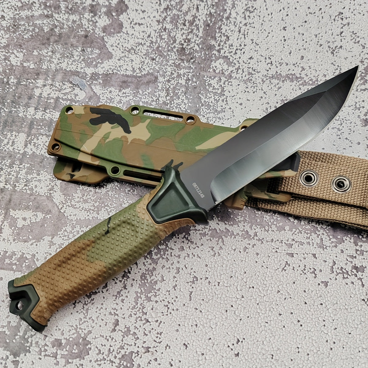 Outdoor Fixed Blade Knife – Stainless Steel Straight Blade, Non-Slip Handle, K-Type Sheath, EDC Hunting Fishing Camping Survival Knife, Camouflage, Multi-Purpose Field Tool for Men