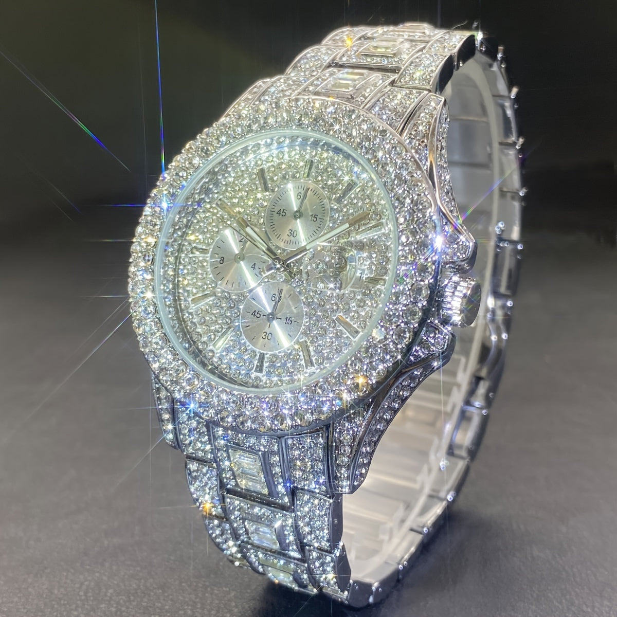 Luxury Iced Out Rhinestone Quartz Watch for Men & Women – Hip Hop Fashion Waterproof Auto Date Watch in Gold & Silver, Sparkling CZ Dial, Perfect for Parties & Everyday Wear