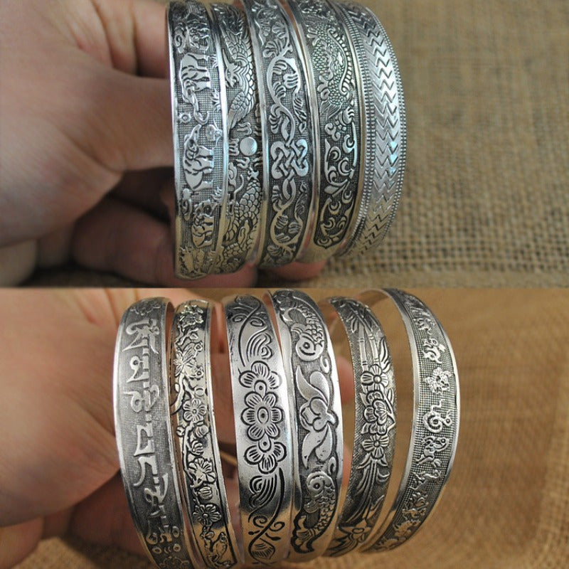5pcs Retro Ethnic Hollow Engraving Adjustable Open Cuff Bracelet Set for Women Boho Stackable Friendship Bracelets Gift for Christmas Halloween Vacation
