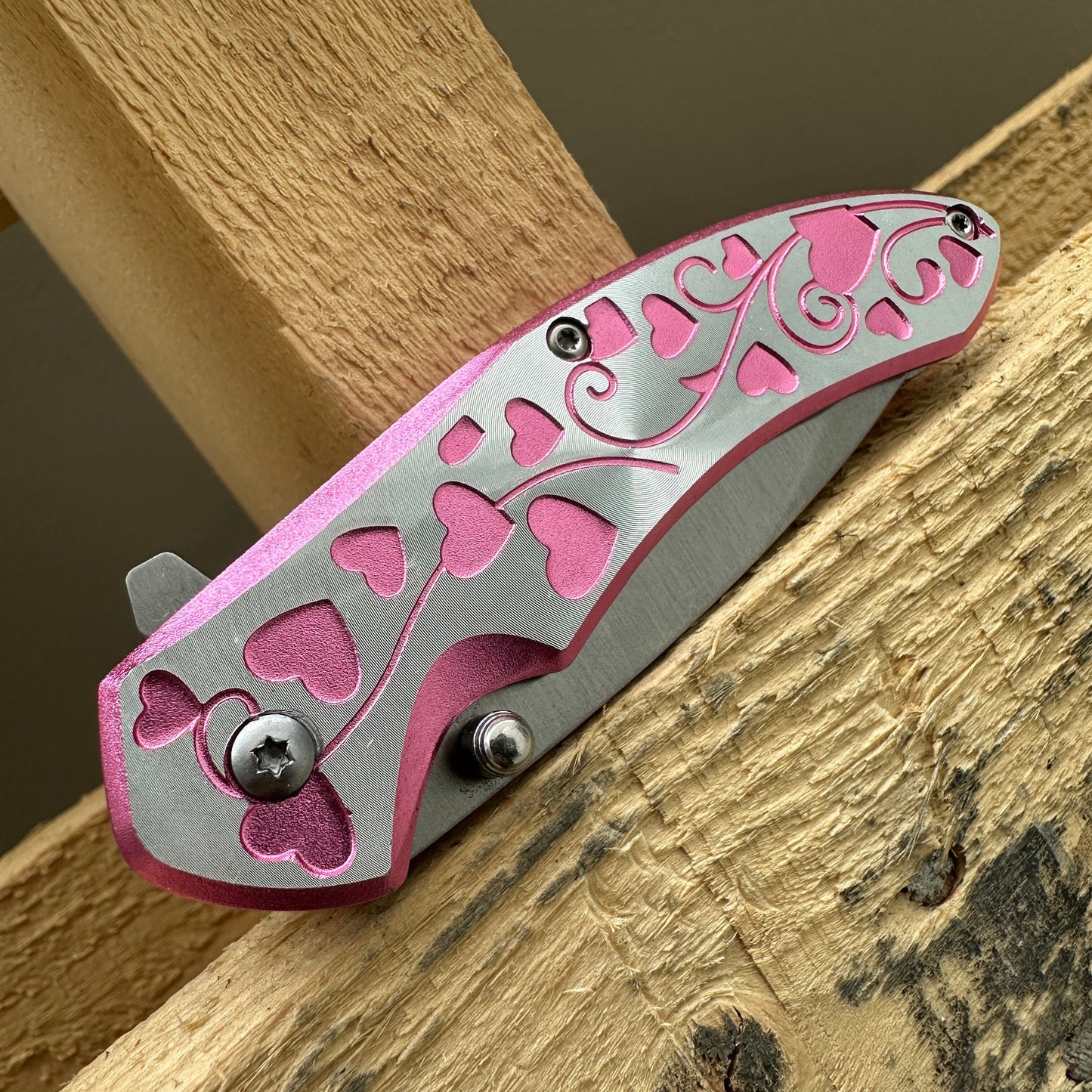 Folding Pocket Knife 7 Inch Hearts Engraved – 3Cr13 Steel Blade EDC Knife Aluminum Heart Handle Belt Clip Donut Accent, Stylish Everyday Carry for Camping Hiking Collecting Gift, Rosy Pink Red Lavender Blue Rose