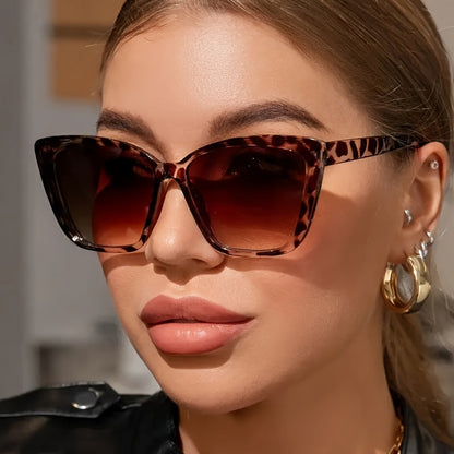 5Pcs Women's Cat Eye Sunglasses Set – Tortoiseshell Large Frame UV Protection Fashion Eyewear with Protective Case & Microfiber Cloth, Stylish Shades for Driving, Outdoor & Everyday Wear