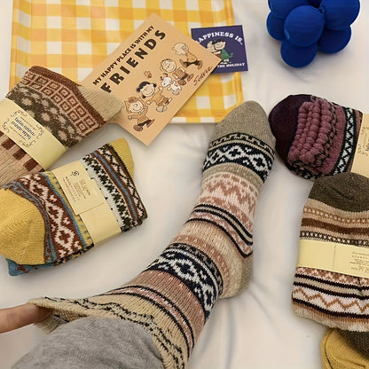5 Pairs Women's Thickened Winter Socks, 200g/m² Warm Soft Polyester Knit Socks with Bright Plaid Pattern for Hiking Skiing Cold Weather – Fall Winter Holiday Gift Socks