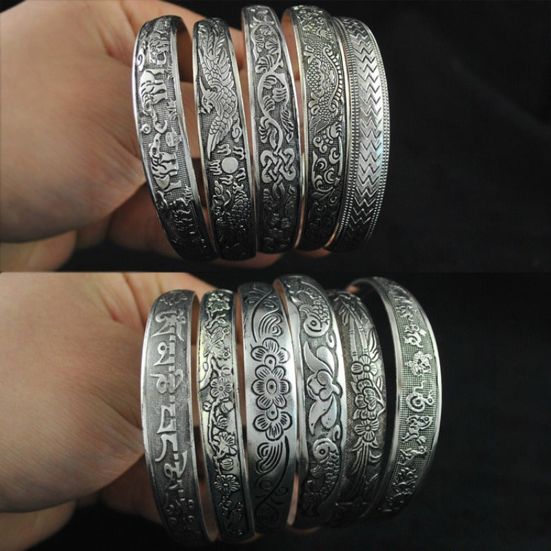 5pcs Retro Ethnic Hollow Engraving Adjustable Open Cuff Bracelet Set for Women Boho Stackable Friendship Bracelets Gift for Christmas Halloween Vacation