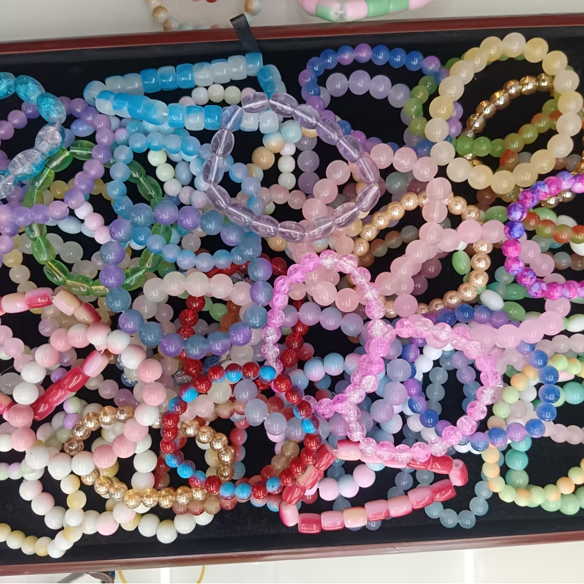 Bohemian Beaded Bracelet Set for Women 30 50 80pcs Colorful Glass Beads Vintage Boho Stackable Bracelets Random Mix Match for Casual Parties Vacation Jewelry Accessories