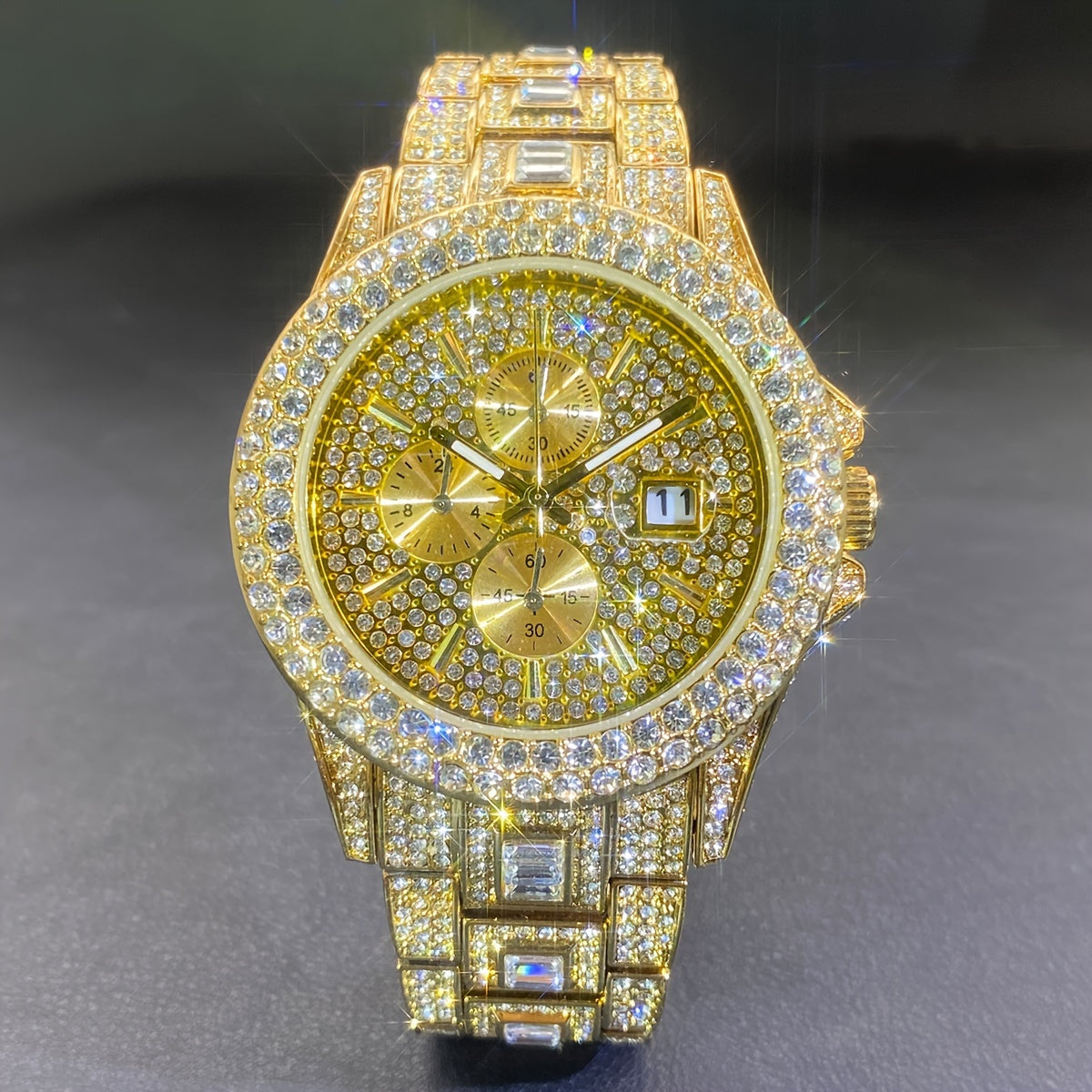 Luxury Iced Out Rhinestone Quartz Watch for Men & Women – Hip Hop Fashion Waterproof Auto Date Watch in Gold & Silver, Sparkling CZ Dial, Perfect for Parties & Everyday Wear