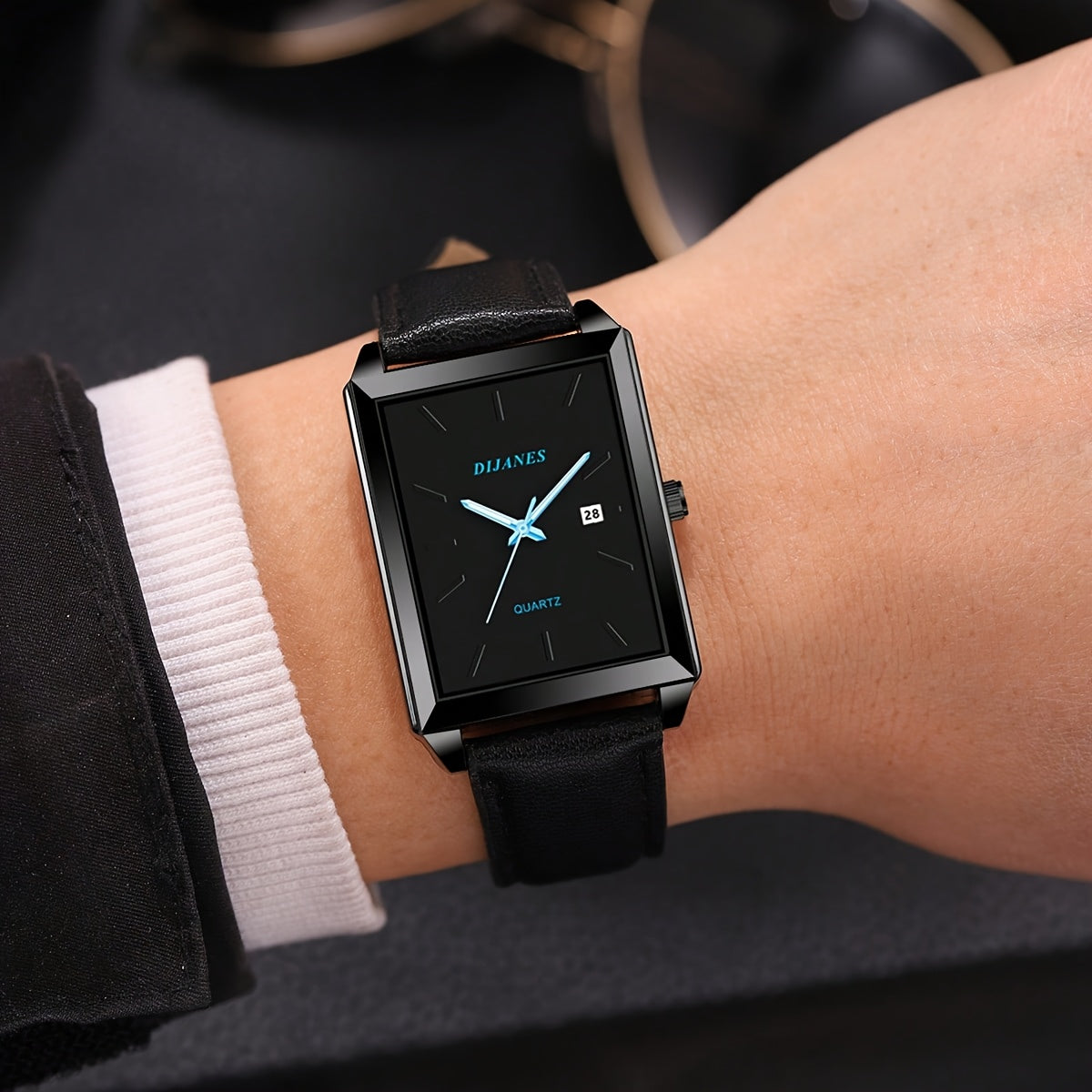 Men's Retro Square Watch with Date Calendar – Quartz Analog Display Vintage Square Face Business Casual Wristwatch for Men Gold Black Elegant Gift