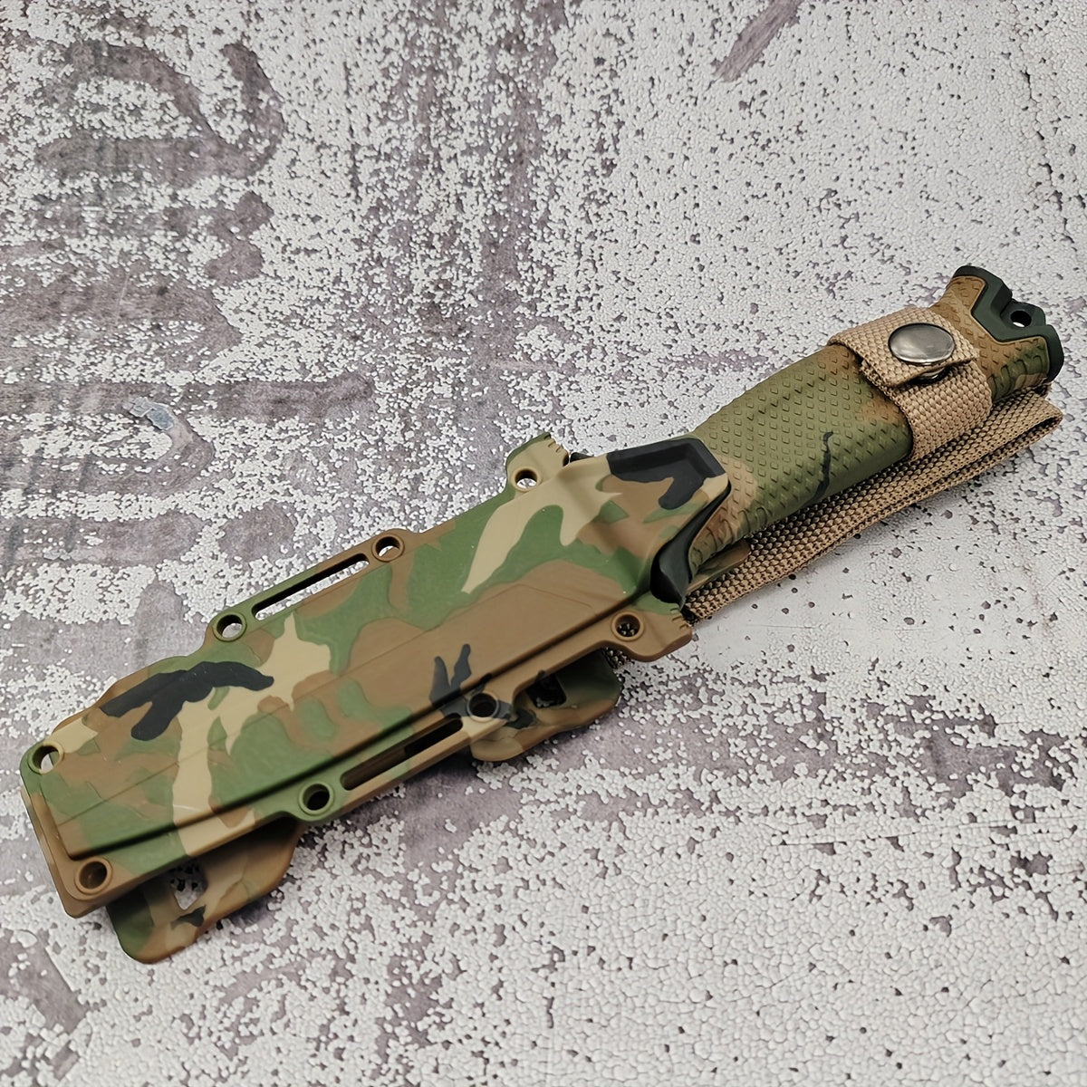 Outdoor Fixed Blade Knife – Stainless Steel Straight Blade, Non-Slip Handle, K-Type Sheath, EDC Hunting Fishing Camping Survival Knife, Camouflage, Multi-Purpose Field Tool for Men