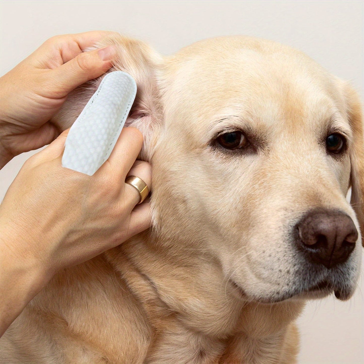 Dog Ear Cleaner Wipes with Finger Wipe Design - Soothing Deodorizing Itch Relief Coconut Scent Pet Ear Cleaning Wipes for All Dog Breed Sizes, Gentle and Easy to Use at Home