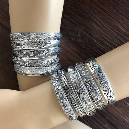 5pcs Retro Ethnic Hollow Engraving Adjustable Open Cuff Bracelet Set for Women Boho Stackable Friendship Bracelets Gift for Christmas Halloween Vacation