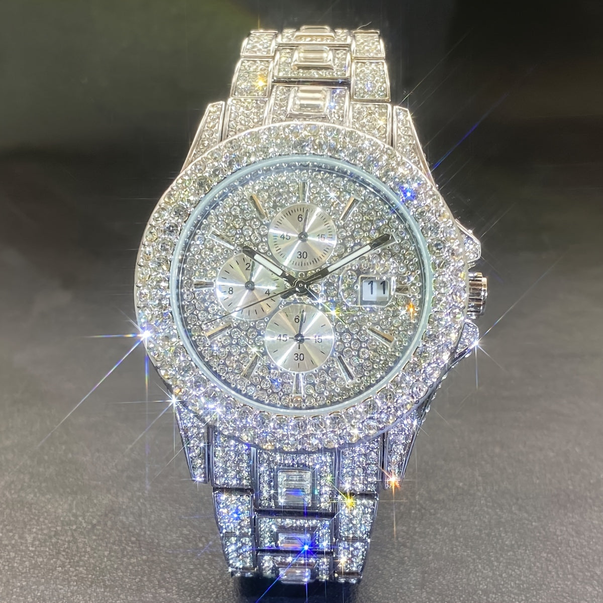Luxury Iced Out Rhinestone Quartz Watch for Men & Women – Hip Hop Fashion Waterproof Auto Date Watch in Gold & Silver, Sparkling CZ Dial, Perfect for Parties & Everyday Wear