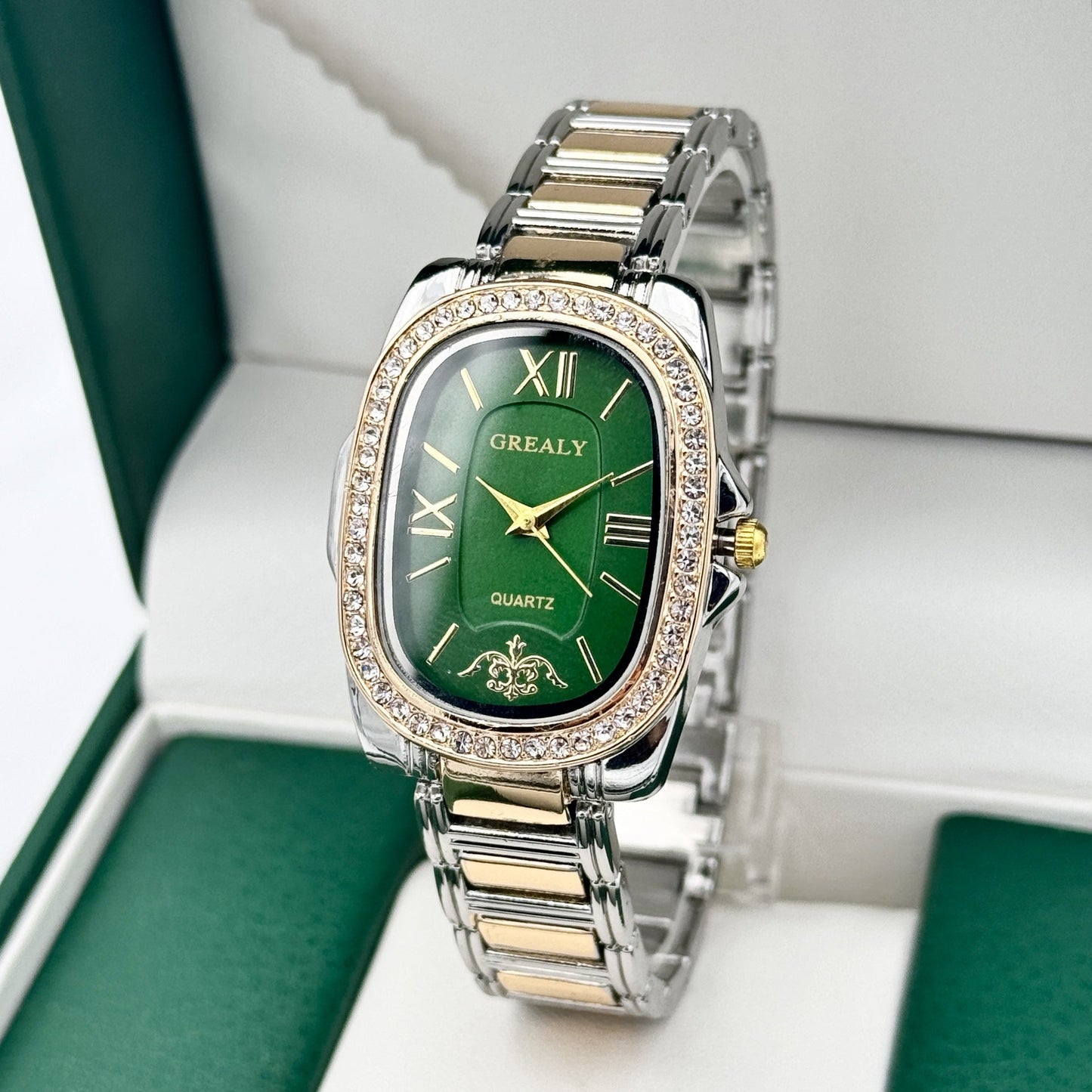 Women's Elegant Oval Dial Quartz Watch with Roman Numerals – Classic Analog Dress Watch with Alloy Band in 7 Colors, Perfect Gift for Women, Birthday, Anniversary & Holiday