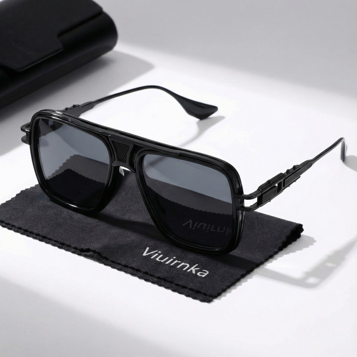 Classic Square Sunglasses for Men & Women – Retro Unisex UV Protection Metallic Frame Lightweight Eyewear, Includes Case & Cleaning Cloth, Daily Wear & Outdoor Activities